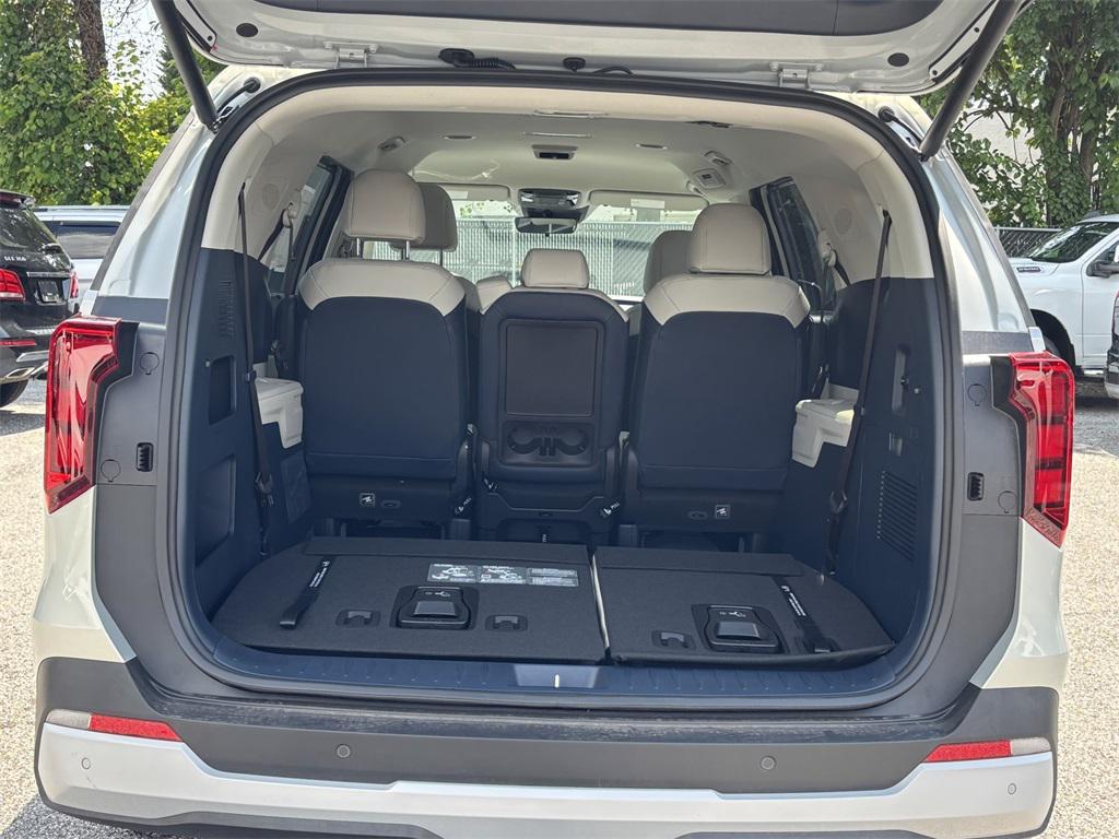 new 2026 Kia Carnival Hybrid car, priced at $45,270
