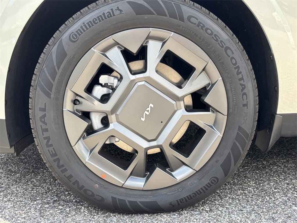 new 2026 Kia Carnival Hybrid car, priced at $45,270