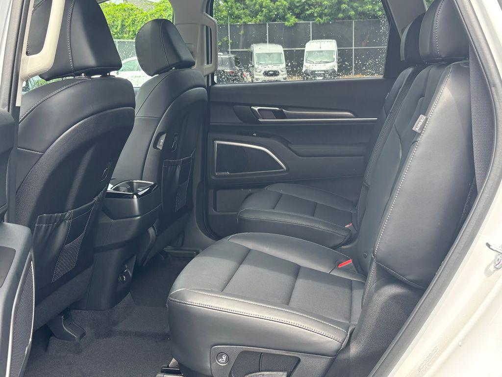 new 2025 Kia Telluride car, priced at $41,993