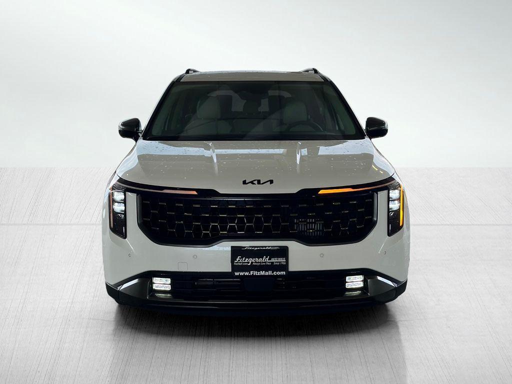 new 2025 Kia Carnival Hybrid car, priced at $53,146