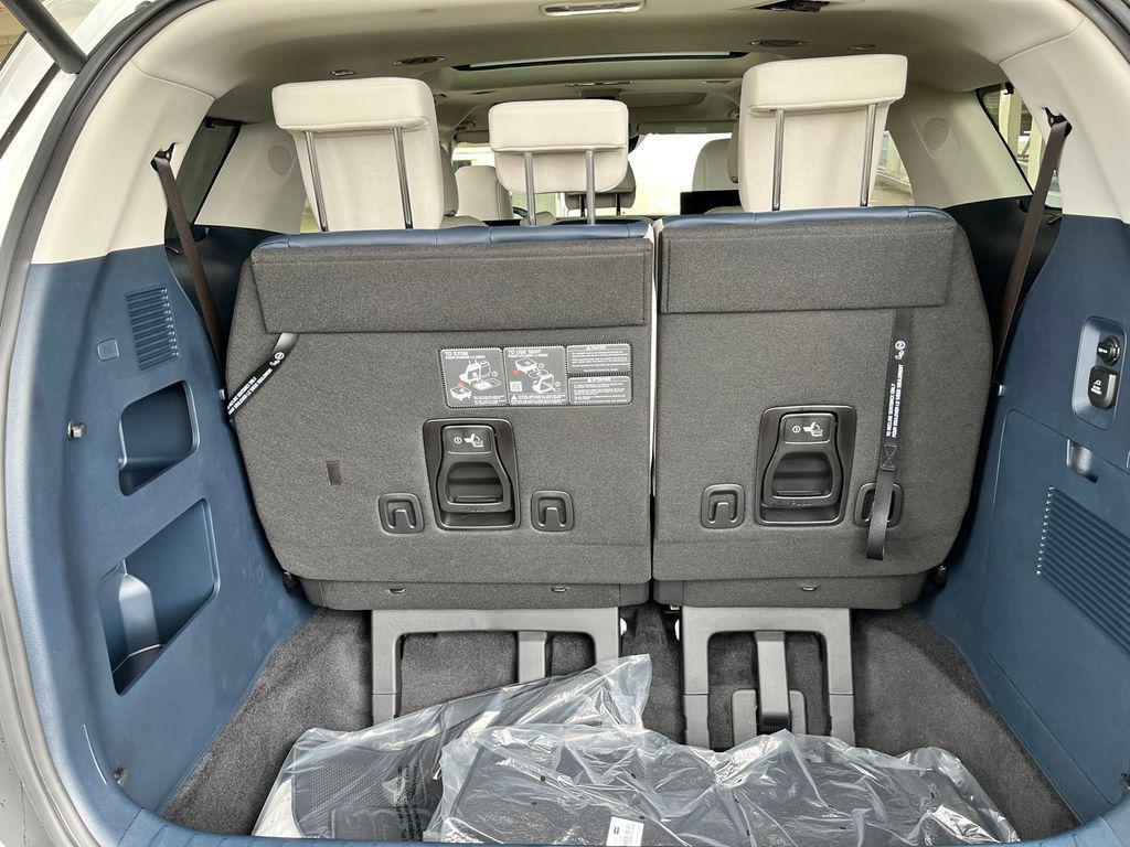 new 2025 Kia Carnival Hybrid car, priced at $53,146