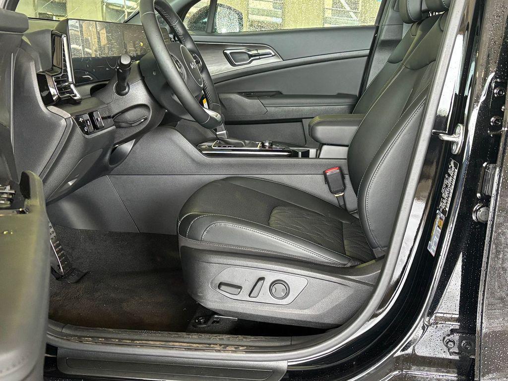 new 2025 Kia Sportage car, priced at $36,734
