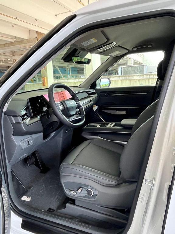 new 2026 Kia EV9 car, priced at $46,774