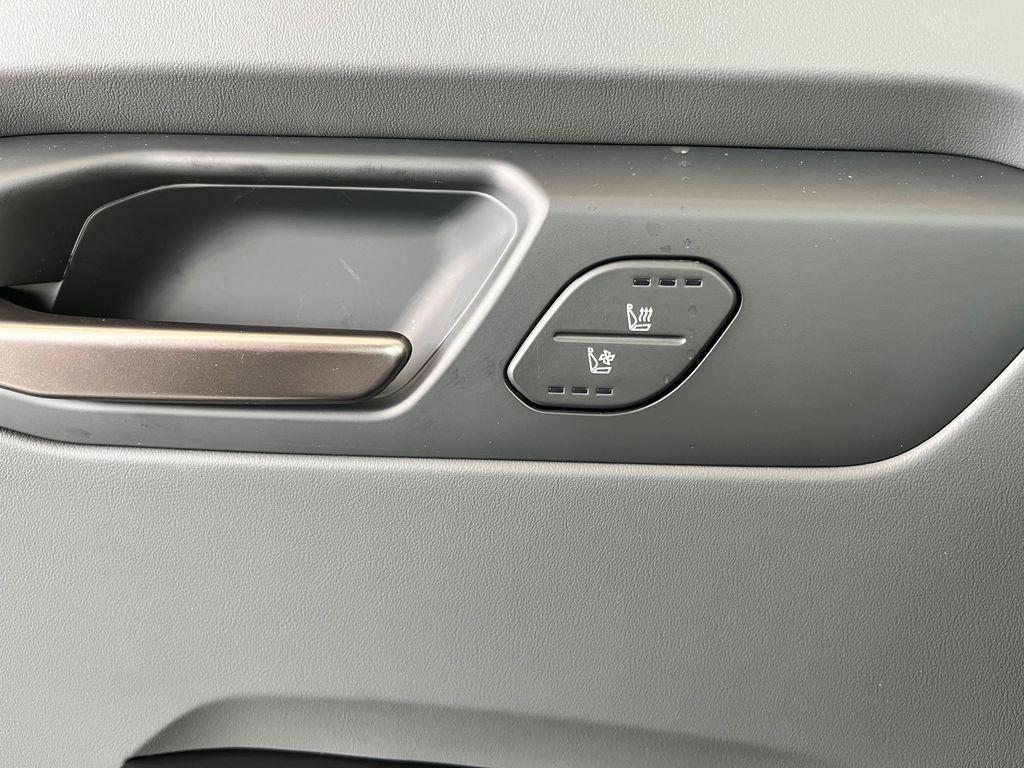 new 2026 Kia EV9 car, priced at $46,774