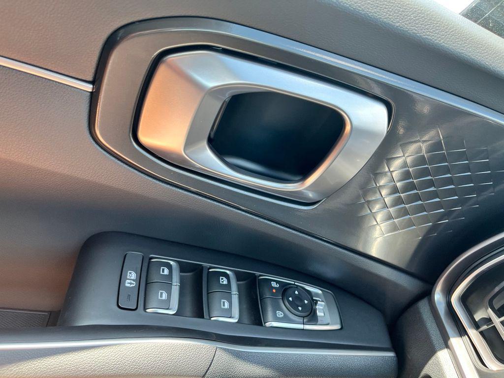 new 2025 Kia Sorento car, priced at $35,773