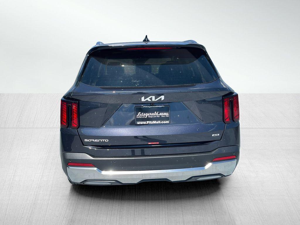 new 2025 Kia Sorento car, priced at $35,773