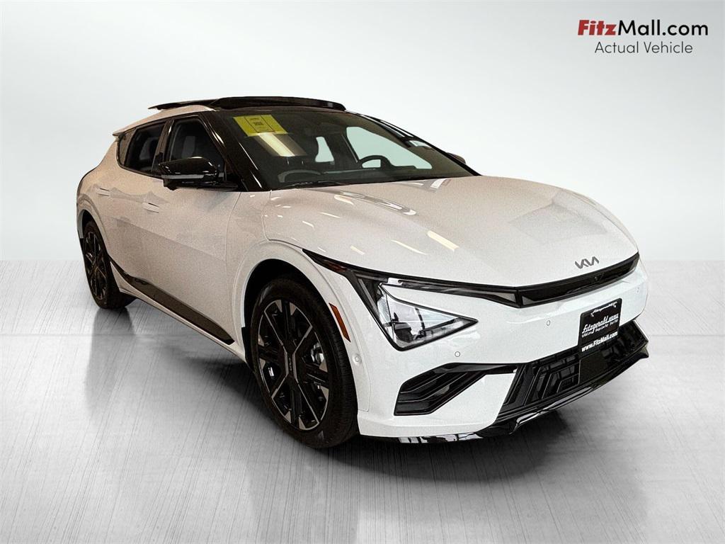 new 2025 Kia EV6 car, priced at $53,642