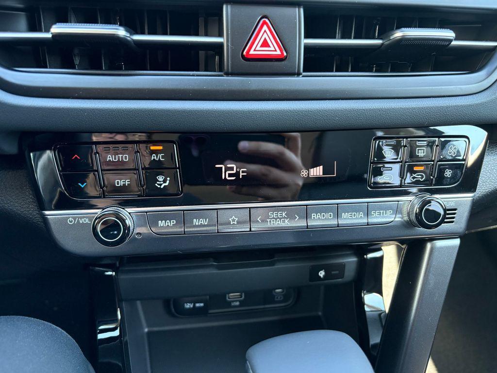 new 2025 Kia Seltos car, priced at $28,294