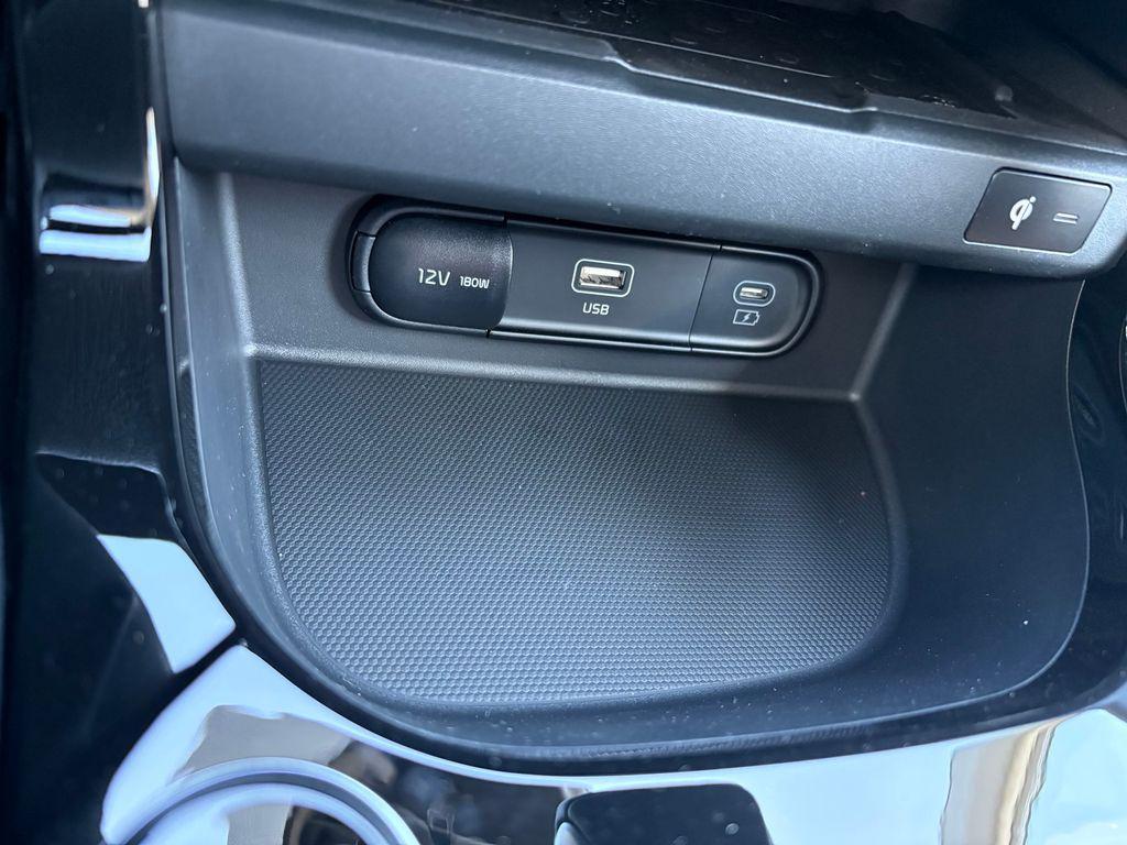 new 2025 Kia Seltos car, priced at $28,294