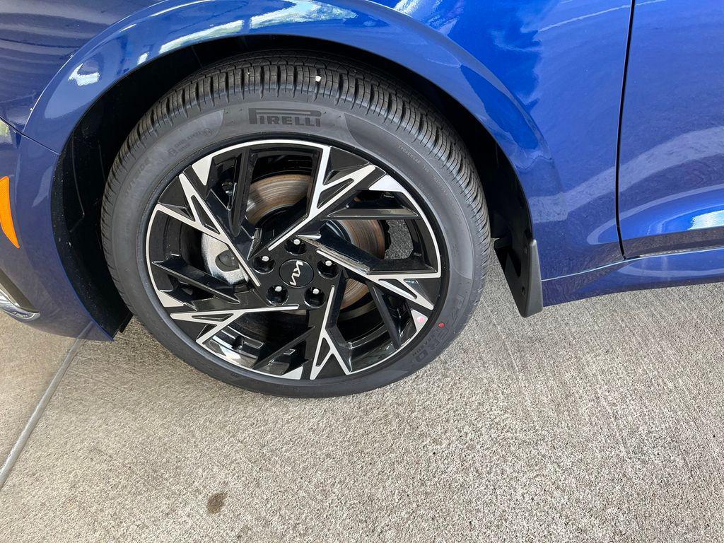 new 2025 Kia K5 car, priced at $29,653