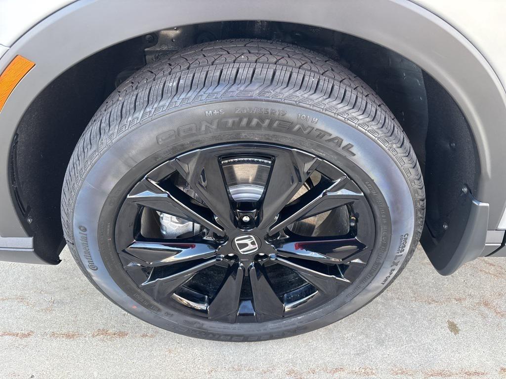 new 2026 Honda CR-V Hybrid car, priced at $43,929