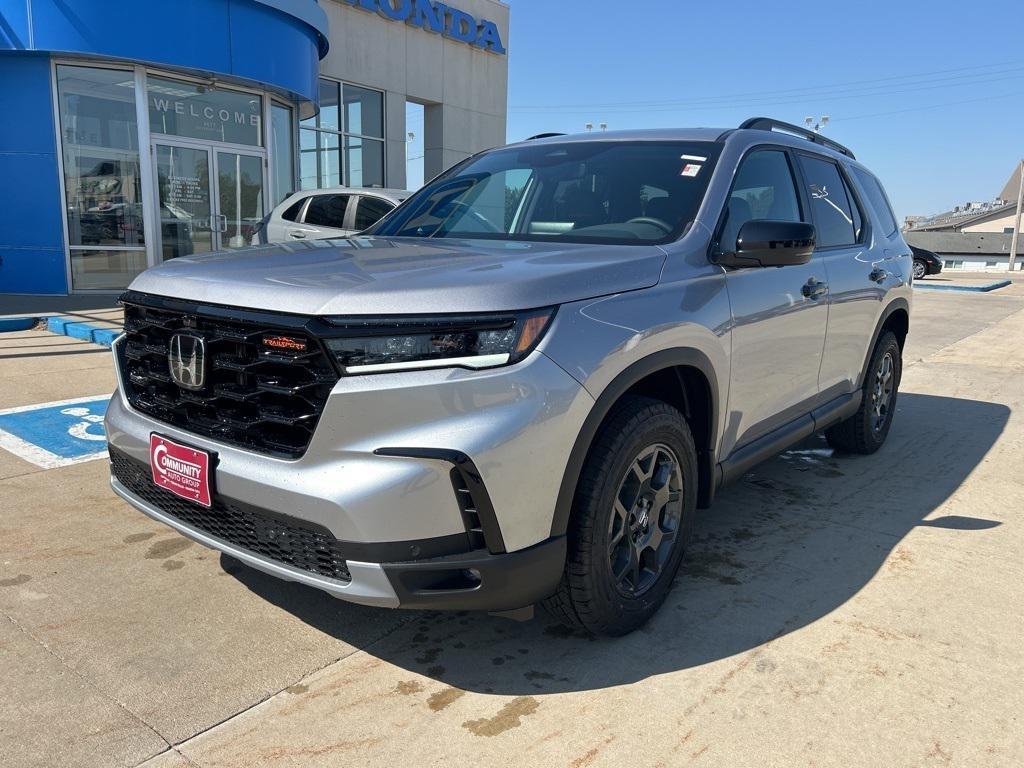 new 2025 Honda Pilot car, priced at $50,111