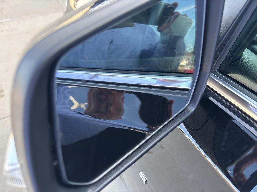 used 2021 Chevrolet Traverse car, priced at $26,143