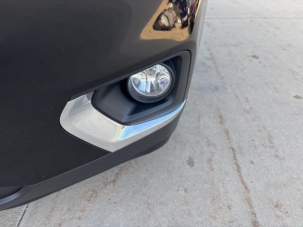 used 2021 Chevrolet Traverse car, priced at $26,143