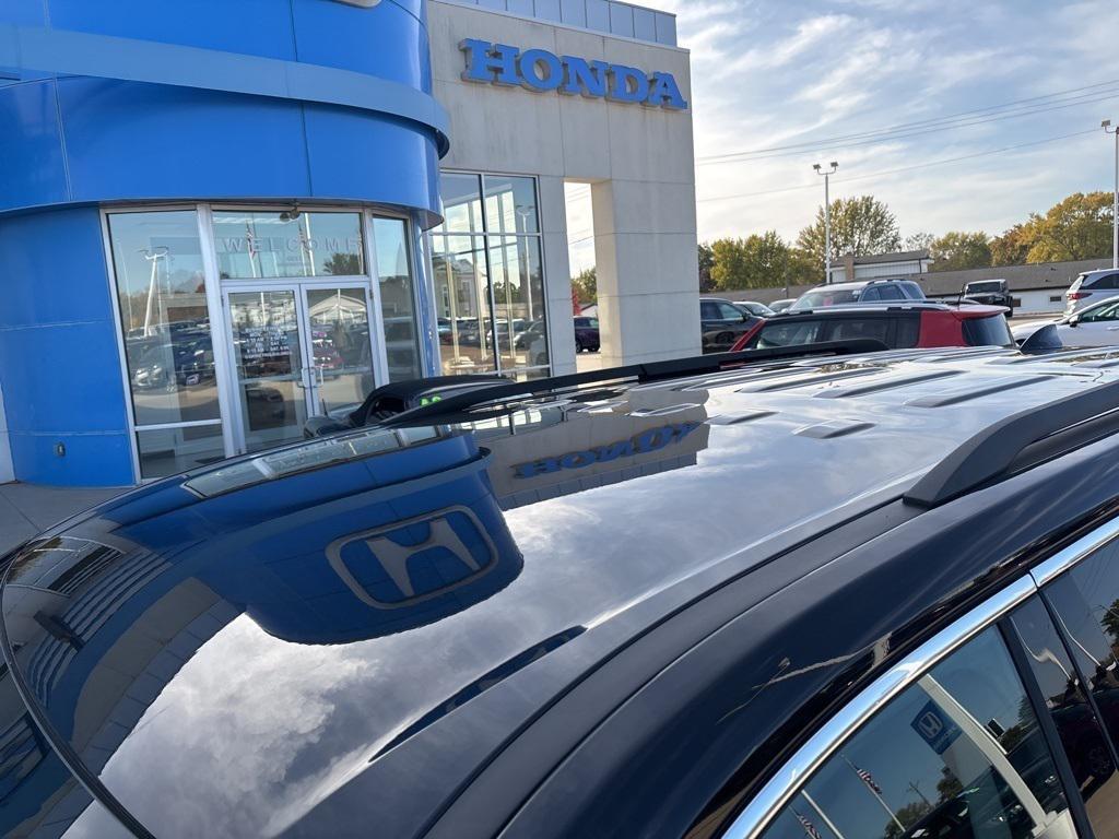 used 2021 Chevrolet Traverse car, priced at $26,143