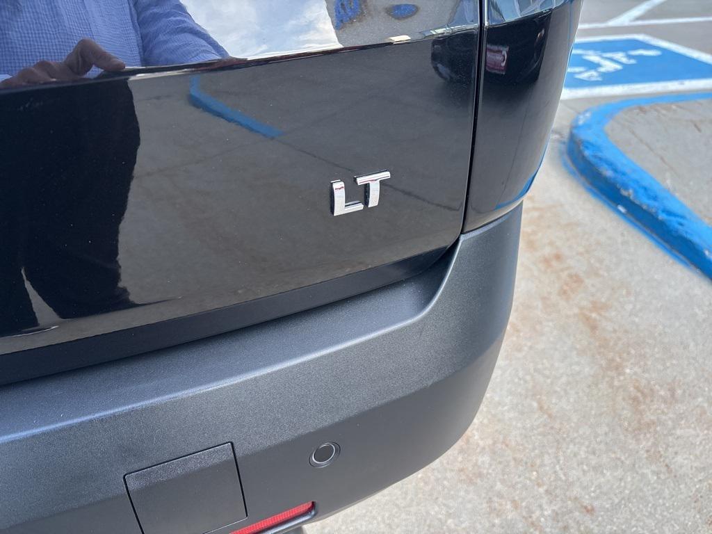 used 2021 Chevrolet Traverse car, priced at $26,143