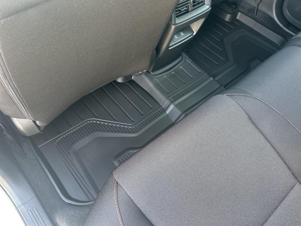 new 2026 Honda CR-V Hybrid car, priced at $39,943