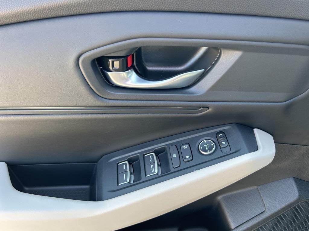 new 2025 Honda Accord car, priced at $30,553