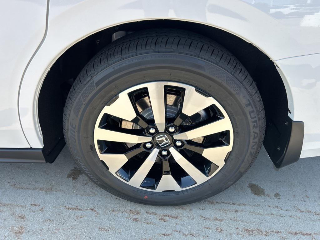 new 2026 Honda Odyssey car, priced at $42,616
