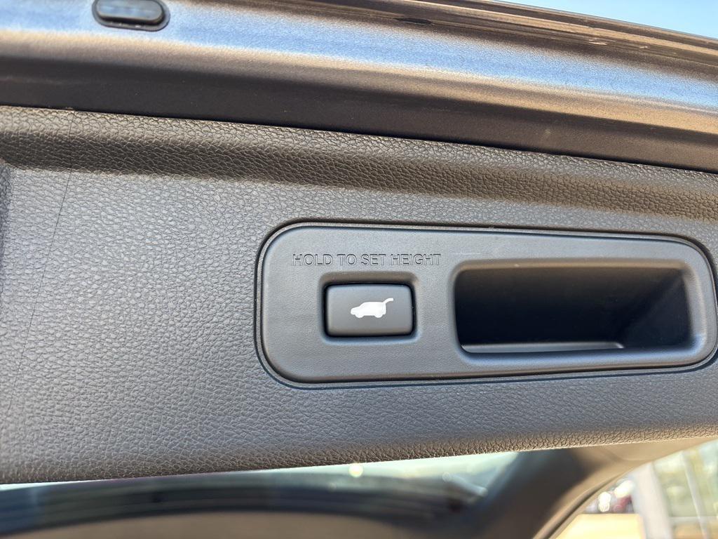 used 2025 Honda Odyssey car, priced at $48,391