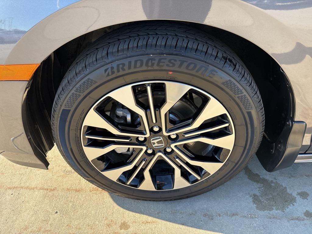 used 2025 Honda Odyssey car, priced at $48,391