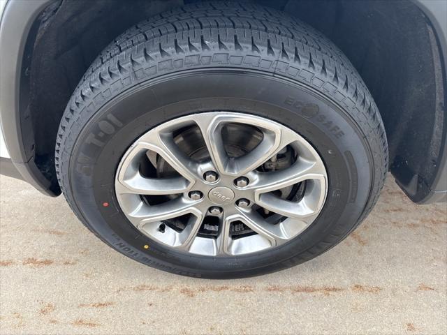 used 2015 Jeep Grand Cherokee car, priced at $12,463