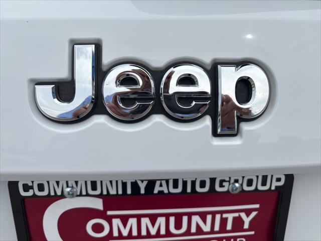 used 2015 Jeep Grand Cherokee car, priced at $12,463
