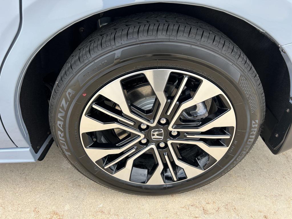 new 2026 Honda Odyssey car, priced at $53,829