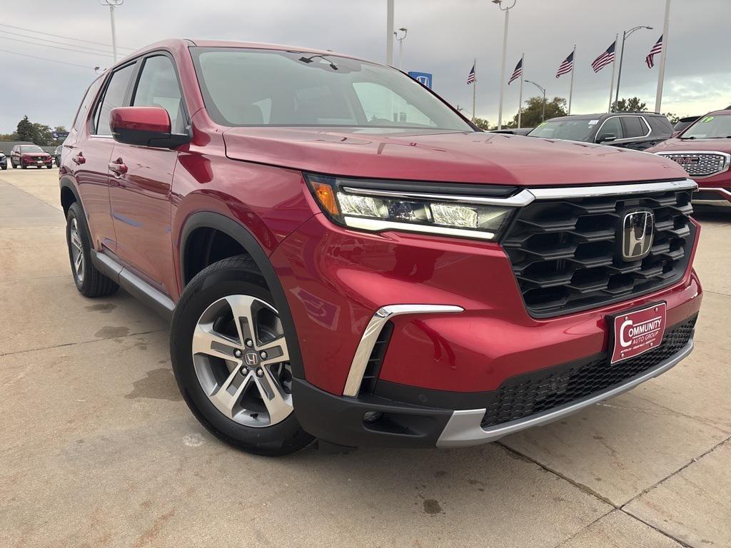 new 2025 Honda Pilot car, priced at $46,390