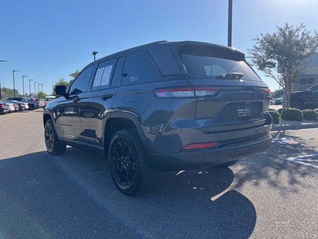 used 2024 Jeep Grand Cherokee car, priced at $38,458