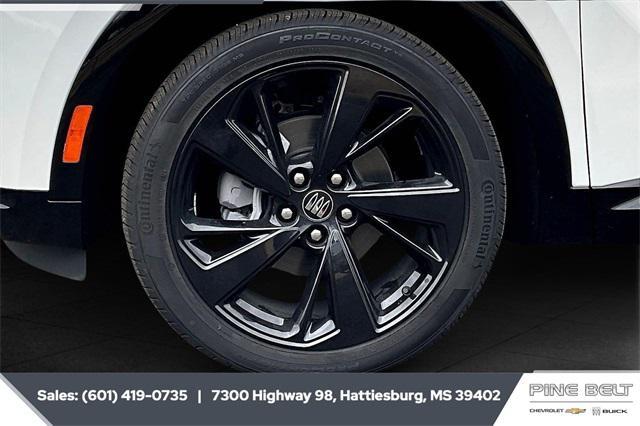 new 2025 Buick Envision car, priced at $39,879