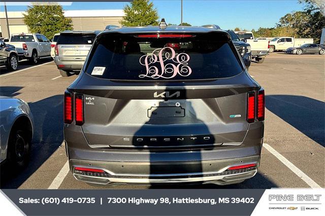 used 2022 Kia Sorento Hybrid car, priced at $22,897