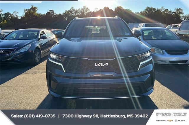 used 2022 Kia Sorento Hybrid car, priced at $22,897