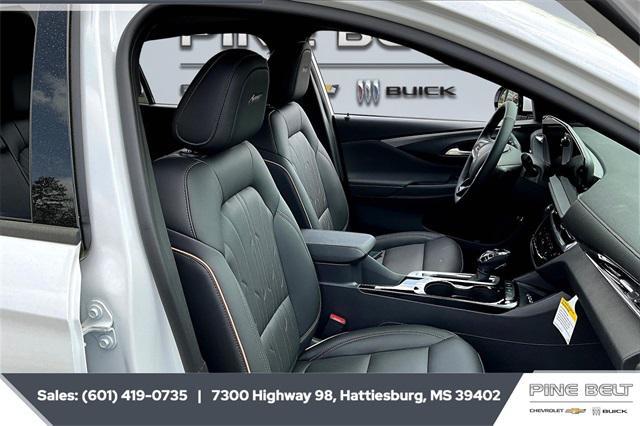 new 2025 Buick Envista car, priced at $30,684