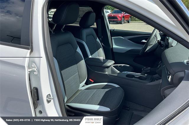 new 2025 Buick Envista car, priced at $26,230