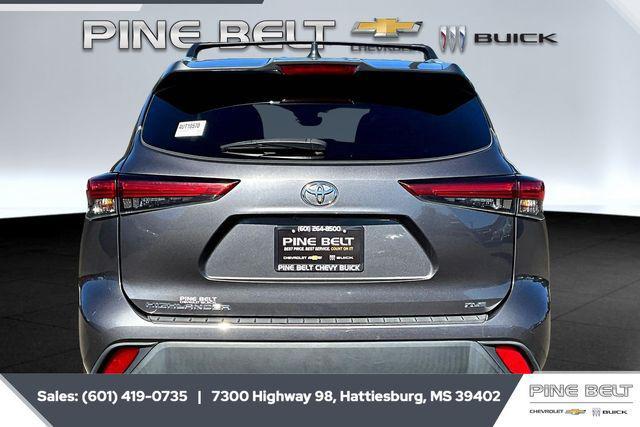 used 2022 Toyota Highlander car, priced at $33,858