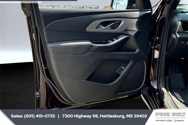 used 2023 Chevrolet Traverse car, priced at $32,720