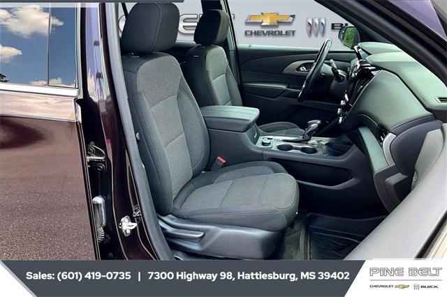 used 2023 Chevrolet Traverse car, priced at $32,720
