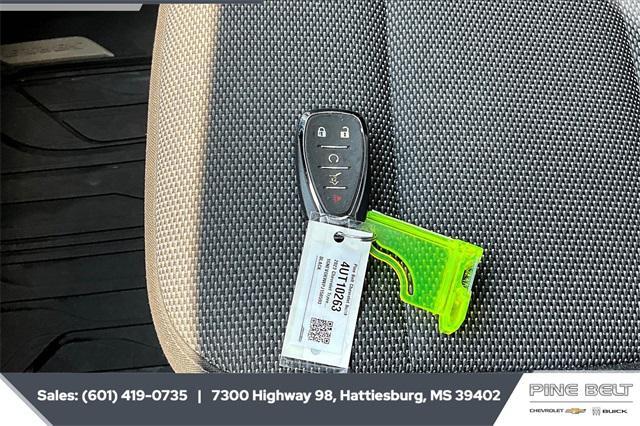used 2023 Chevrolet Traverse car, priced at $32,720