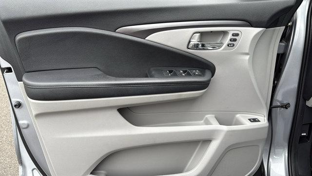 used 2022 Honda Pilot car, priced at $30,999