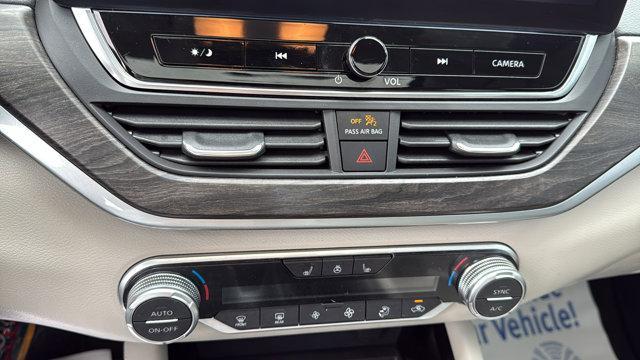 used 2023 Nissan Altima car, priced at $25,999