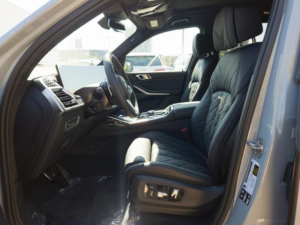 new 2026 BMW X7 car, priced at $97,525