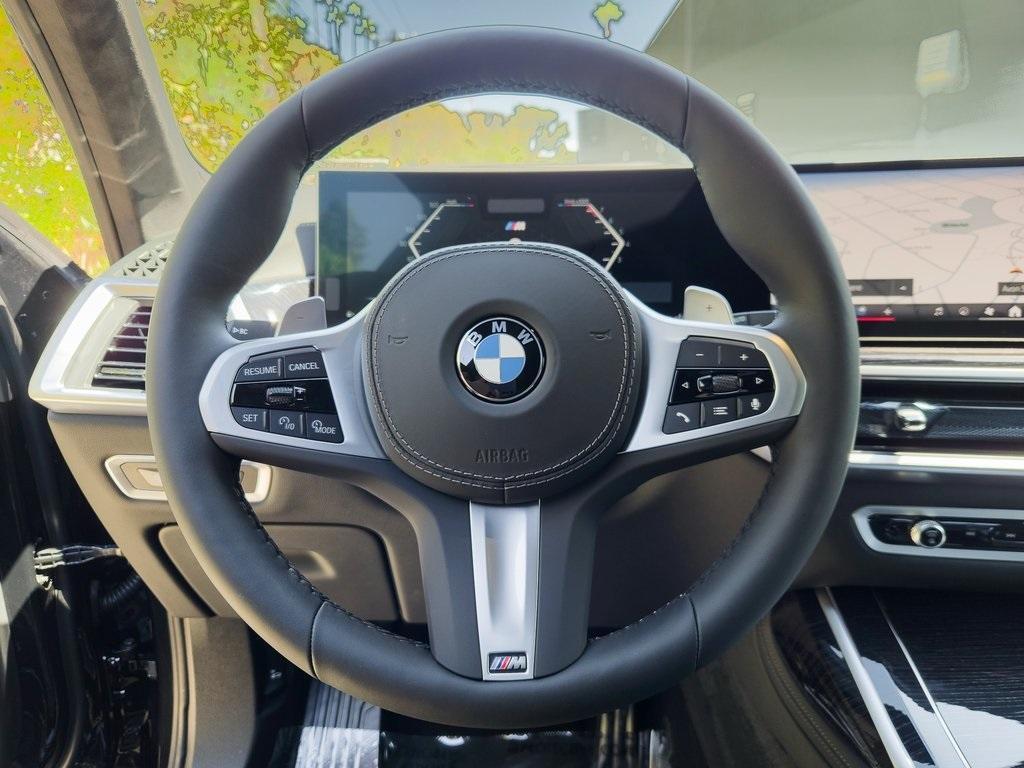 new 2026 BMW X7 car, priced at $100,025