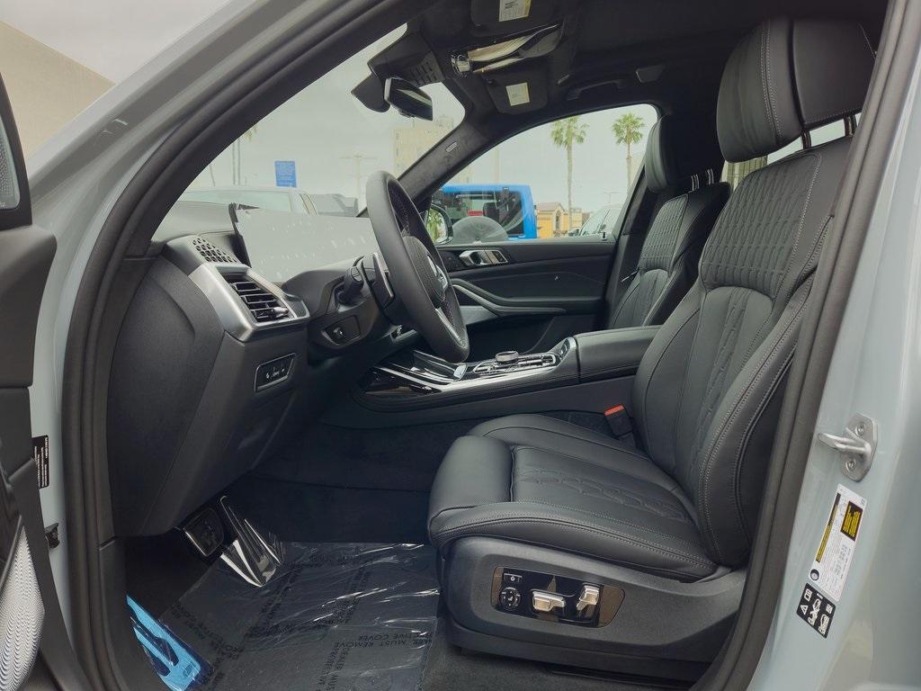 new 2026 BMW X7 car, priced at $125,925