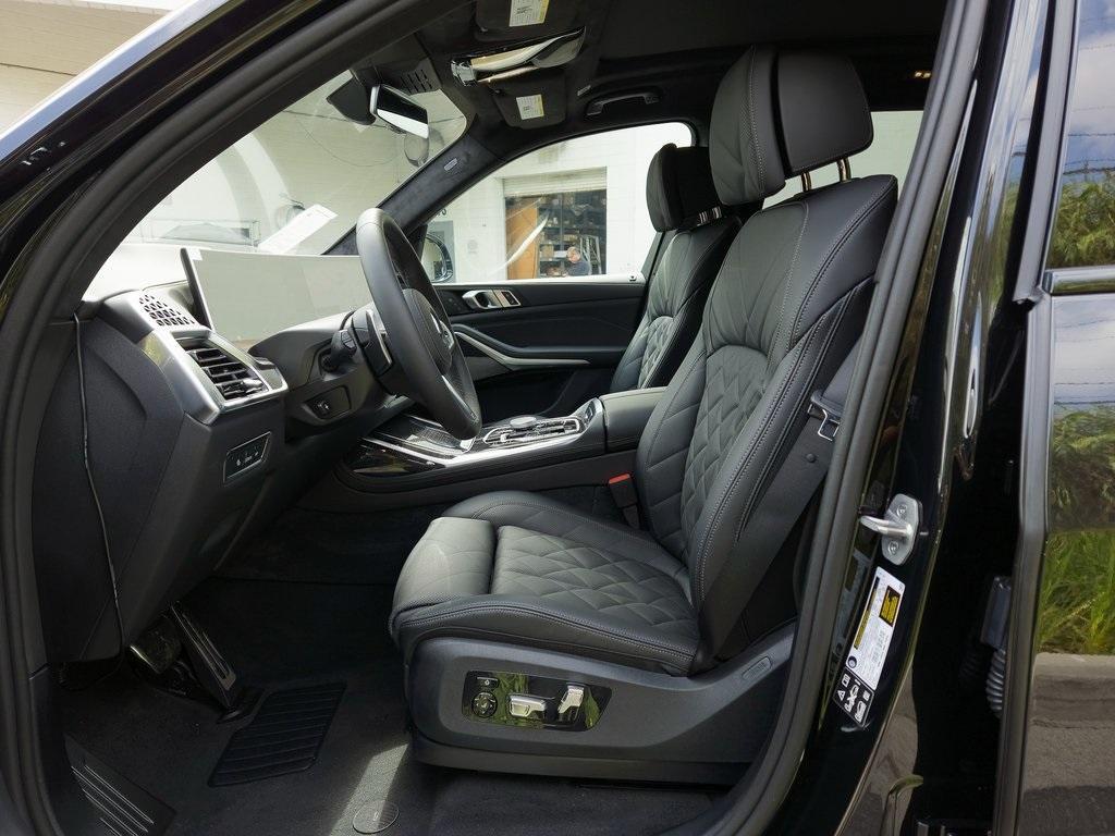 new 2026 BMW X7 car, priced at $99,685