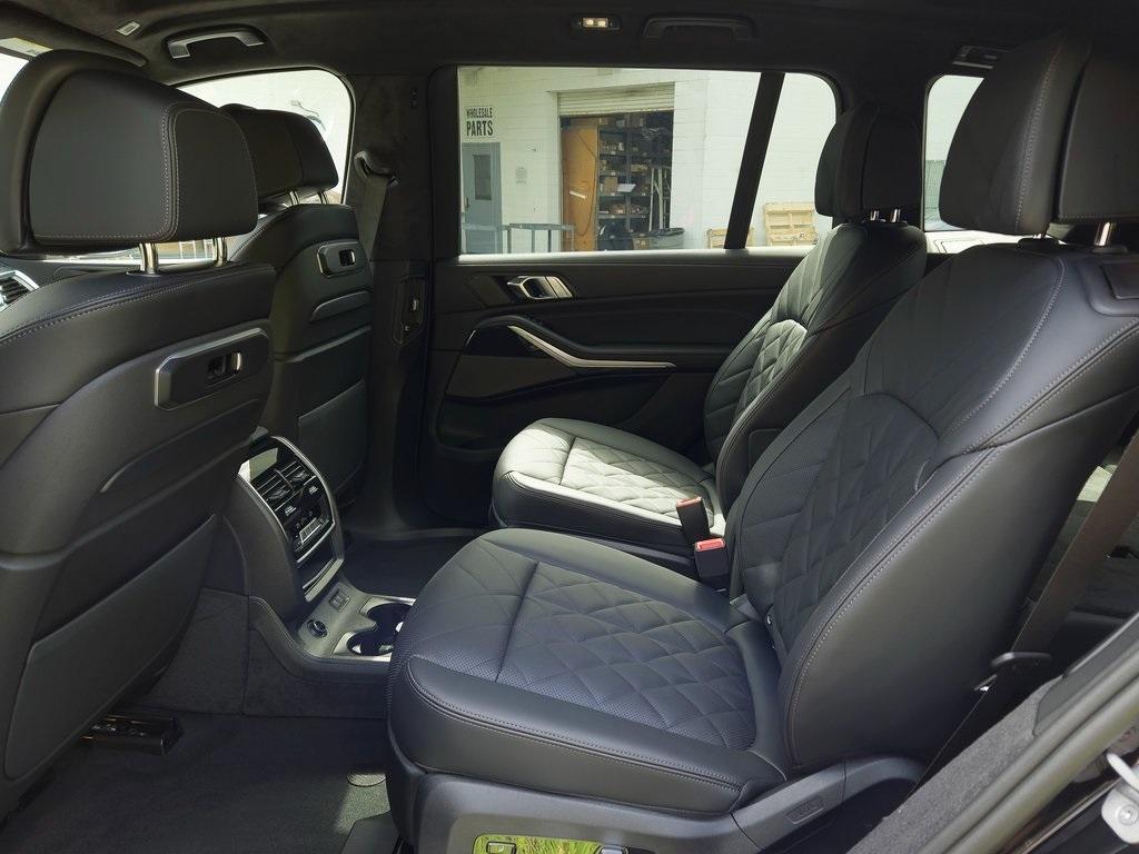 new 2026 BMW X7 car, priced at $99,685