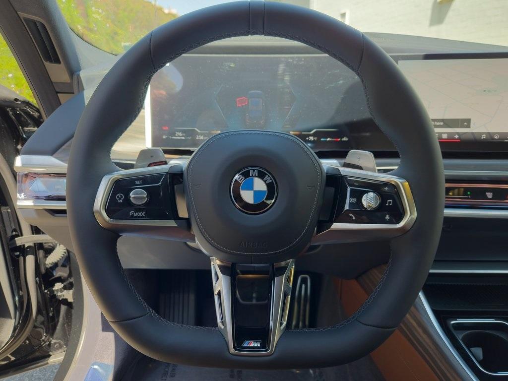 new 2025 BMW 760 car, priced at $137,575