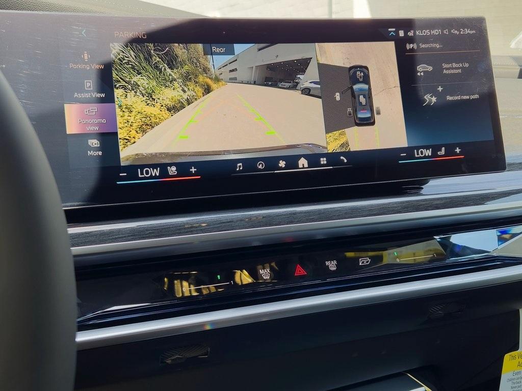 new 2025 BMW 740 car, priced at $104,525