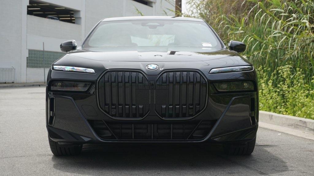 new 2025 BMW 760 car, priced at $135,275