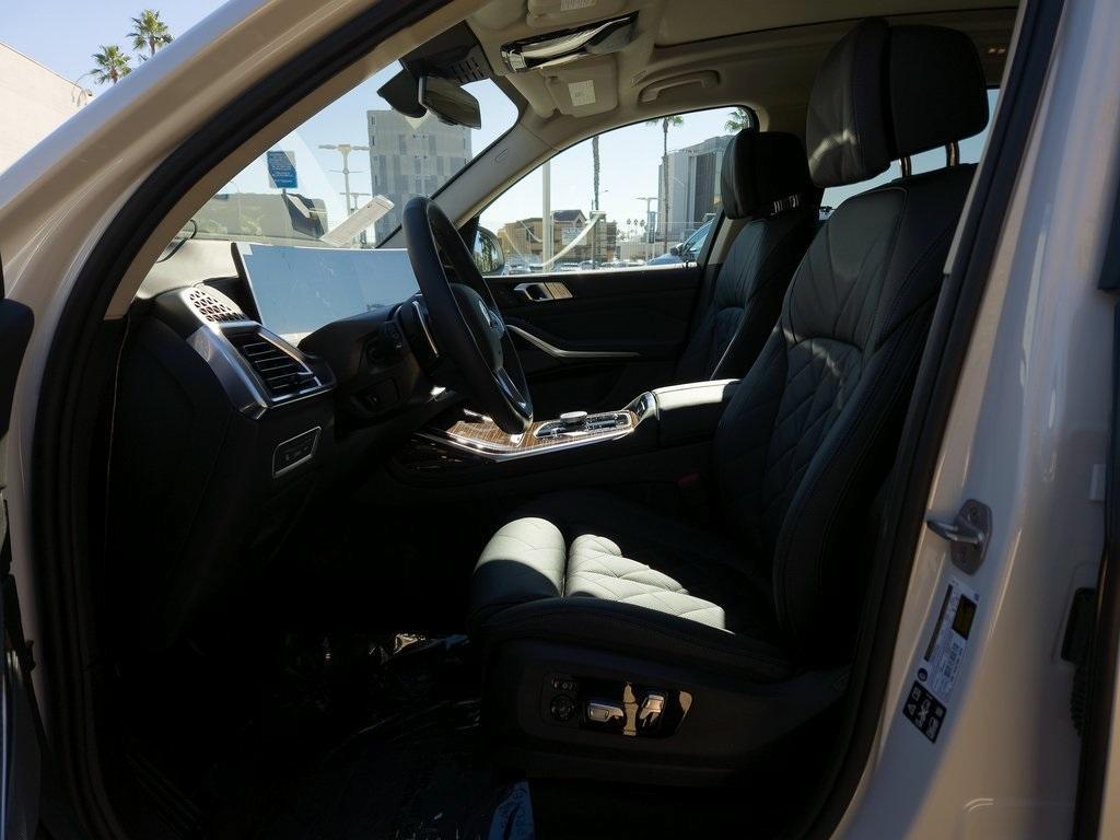new 2026 BMW X7 car, priced at $90,715